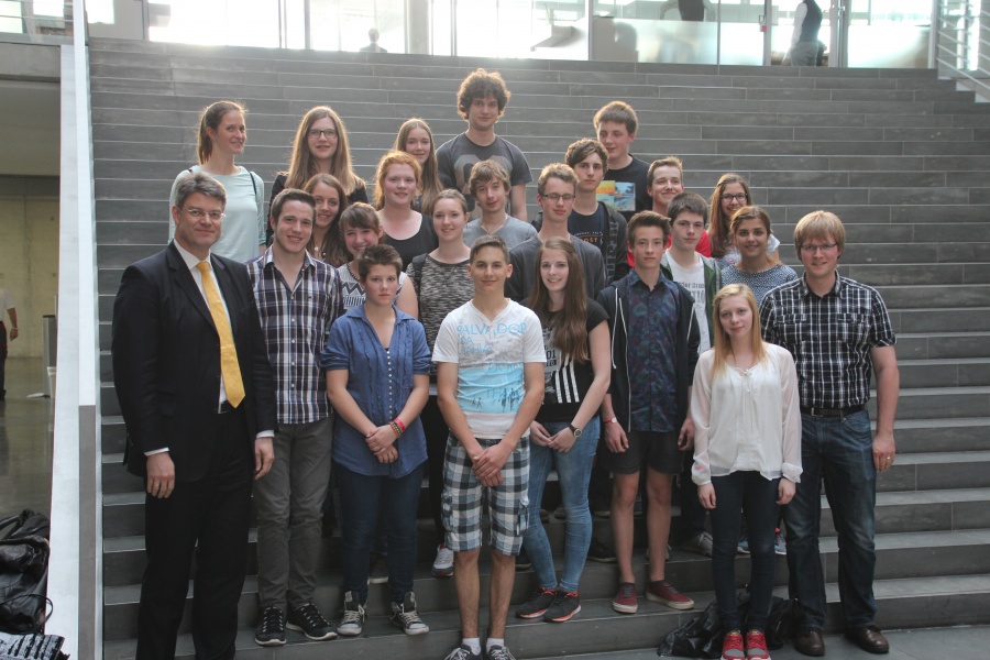 Schulklasse des Staatlichen Eifel-Gymnasiums Neuerburg, 21.05.15.